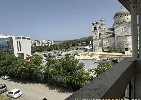 Vlasnik izdaje nameštenu garsonjeru, 30 kvm, na III spratu od III (nije potkrovlje) - 6/8