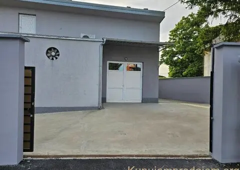 Izdajem ili prodajem poslovni prostor Smederevo-Vodanj - 4/15