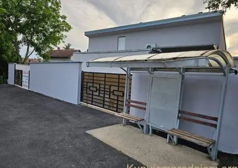 Izdajem ili prodajem poslovni prostor Smederevo-Vodanj - 6/15