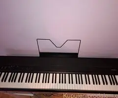 Na prodaju električni klavir, MEDELI SP201