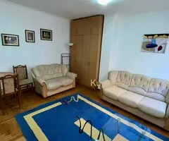 Jednosoban stan - garsonjera, Djeram