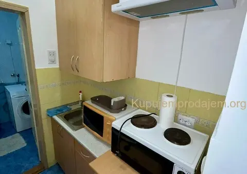 🚪Izdaje se jednosoban stan na Djermu - 8/11