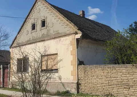 🏠Stara kuca u Kucuri na prodaju