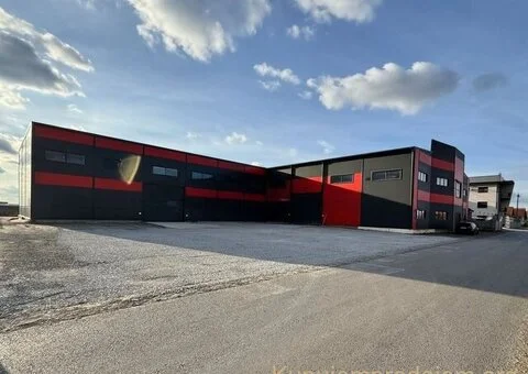 Hala/magacin za izdavanje - 1/15